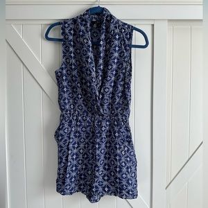 Women’s Forever 21 Short Romper – Blue & White – Size Medium
